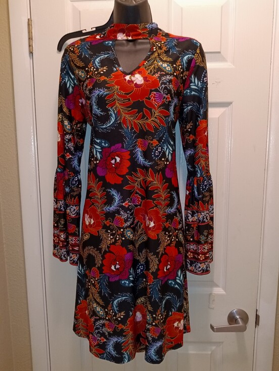 Cocomo Dresses & Skirts - Cocomo Multi  Boho Floral Keyhole Long-bell Sleeve Dress Red and Purple